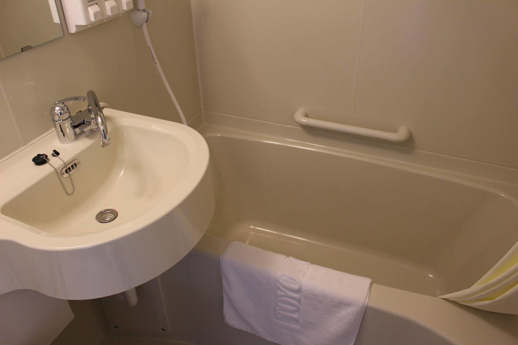 Toyoko Inn Oita Nakatsu Ekimae Bagian luar foto
