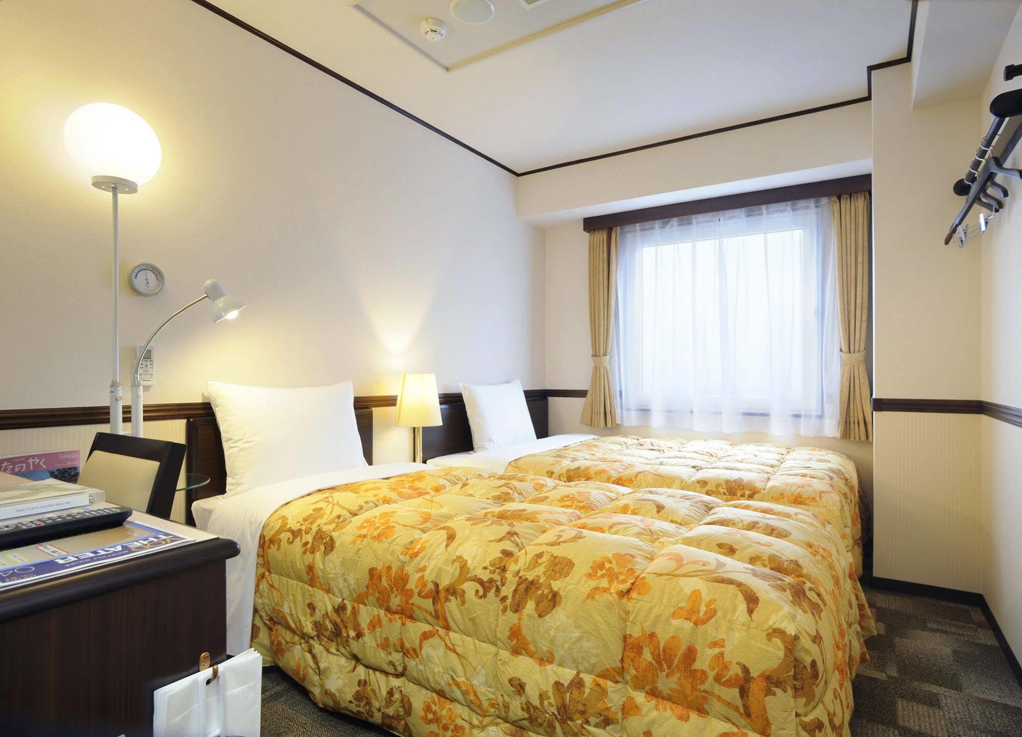 Toyoko Inn Oita Nakatsu Ekimae Bagian luar foto