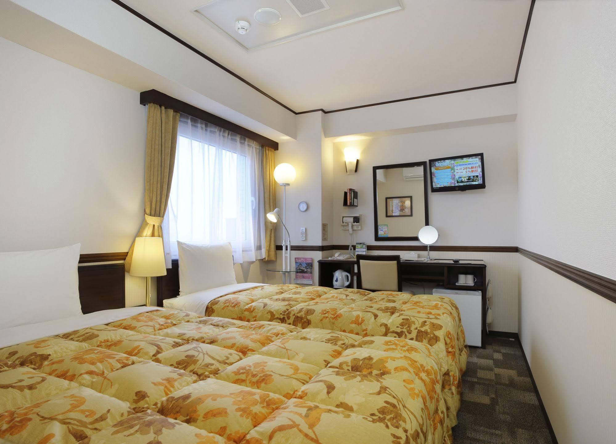 Toyoko Inn Oita Nakatsu Ekimae Bagian luar foto