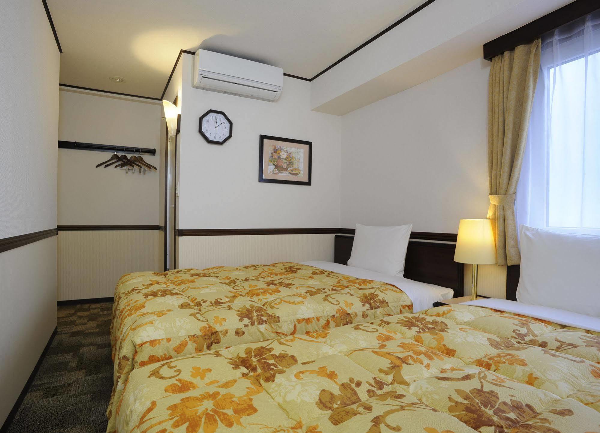 Toyoko Inn Oita Nakatsu Ekimae Bagian luar foto